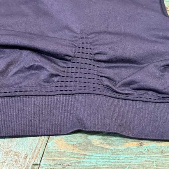 Sweaty Betty Stamina Sports Bra Size Medium Workout - Picture 5 of 11